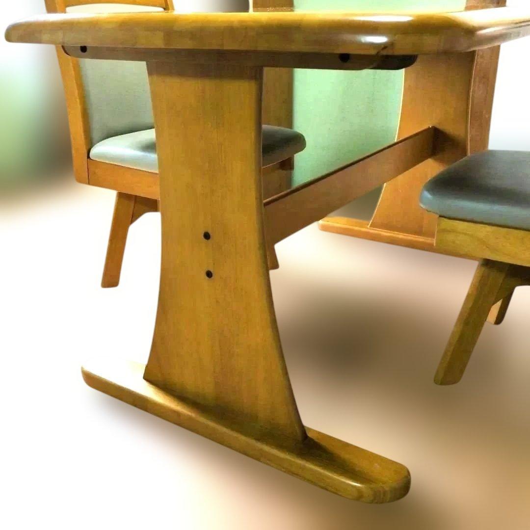 ダイニングテーブル 121×76（回転椅子2脚は別売）