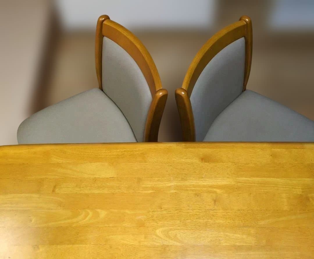 ダイニングテーブル 121×76（回転椅子2脚は別売）