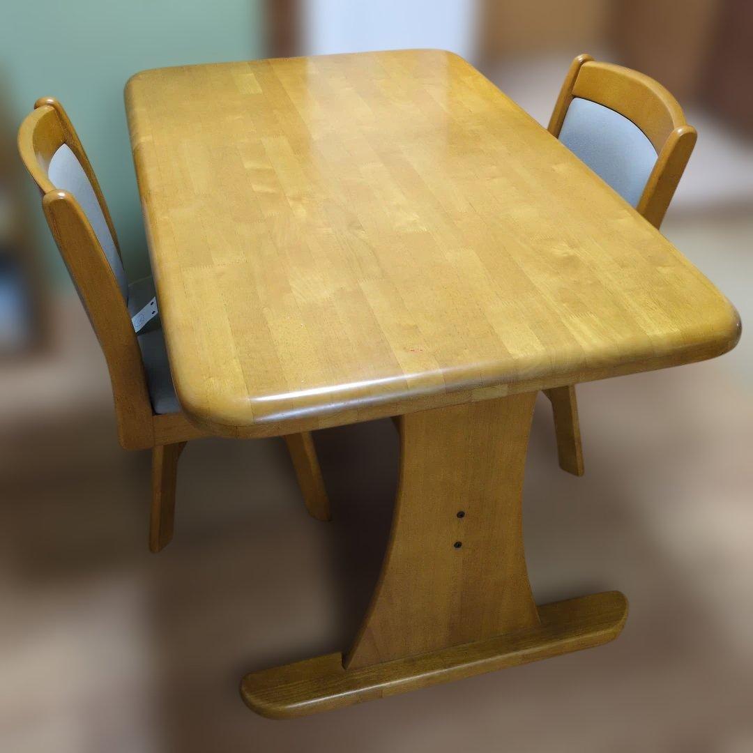 ダイニングテーブル 121×76（回転椅子2脚は別売）