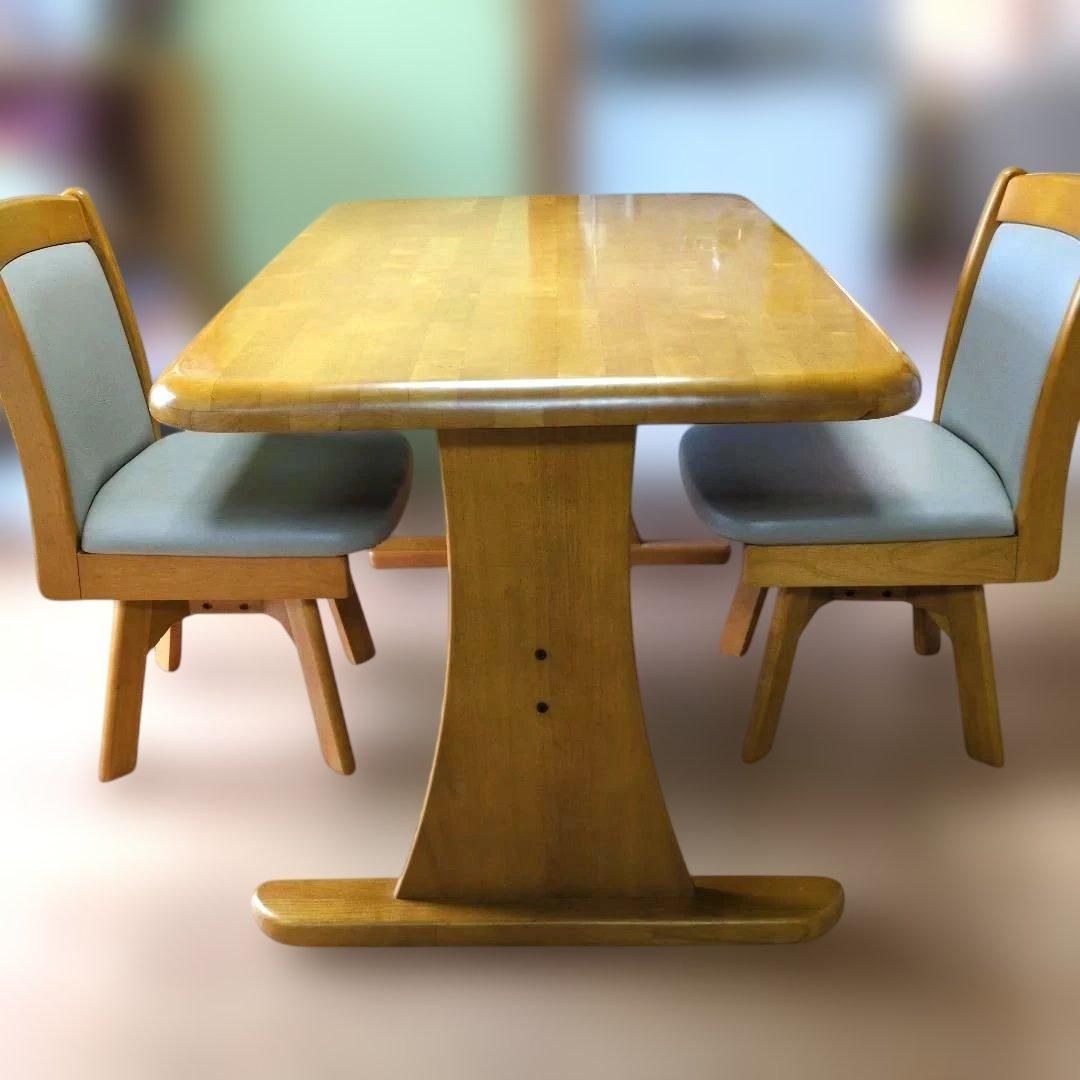 ダイニングテーブル 121×76（回転椅子2脚は別売）