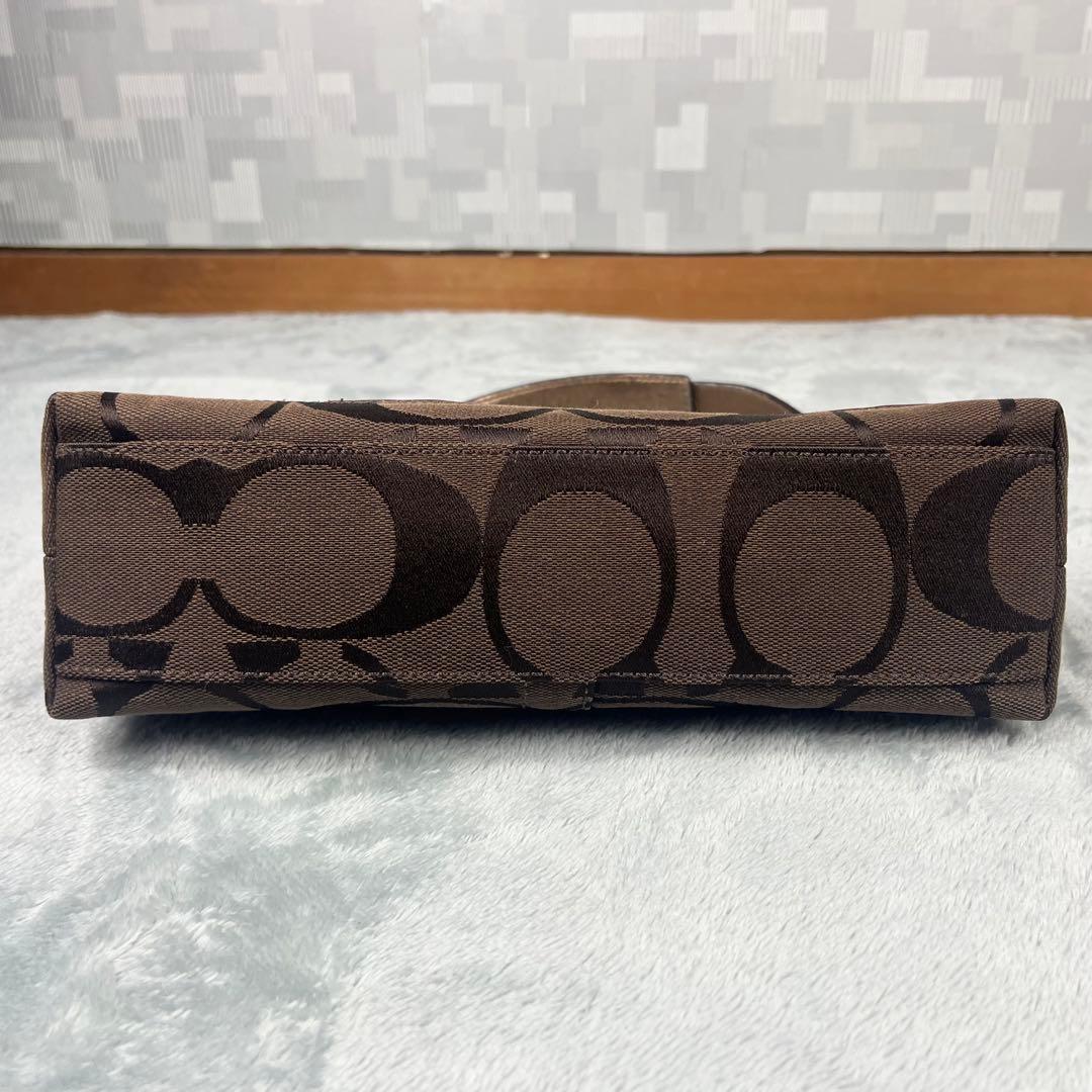 美品 Coach アクセサリーポーチ シグネチャー ブラウン系