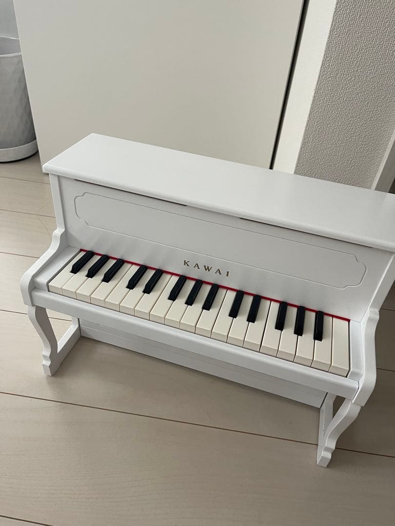 KAWAI アップライトピアノ ホワイト 88鍵 - メルカリ
