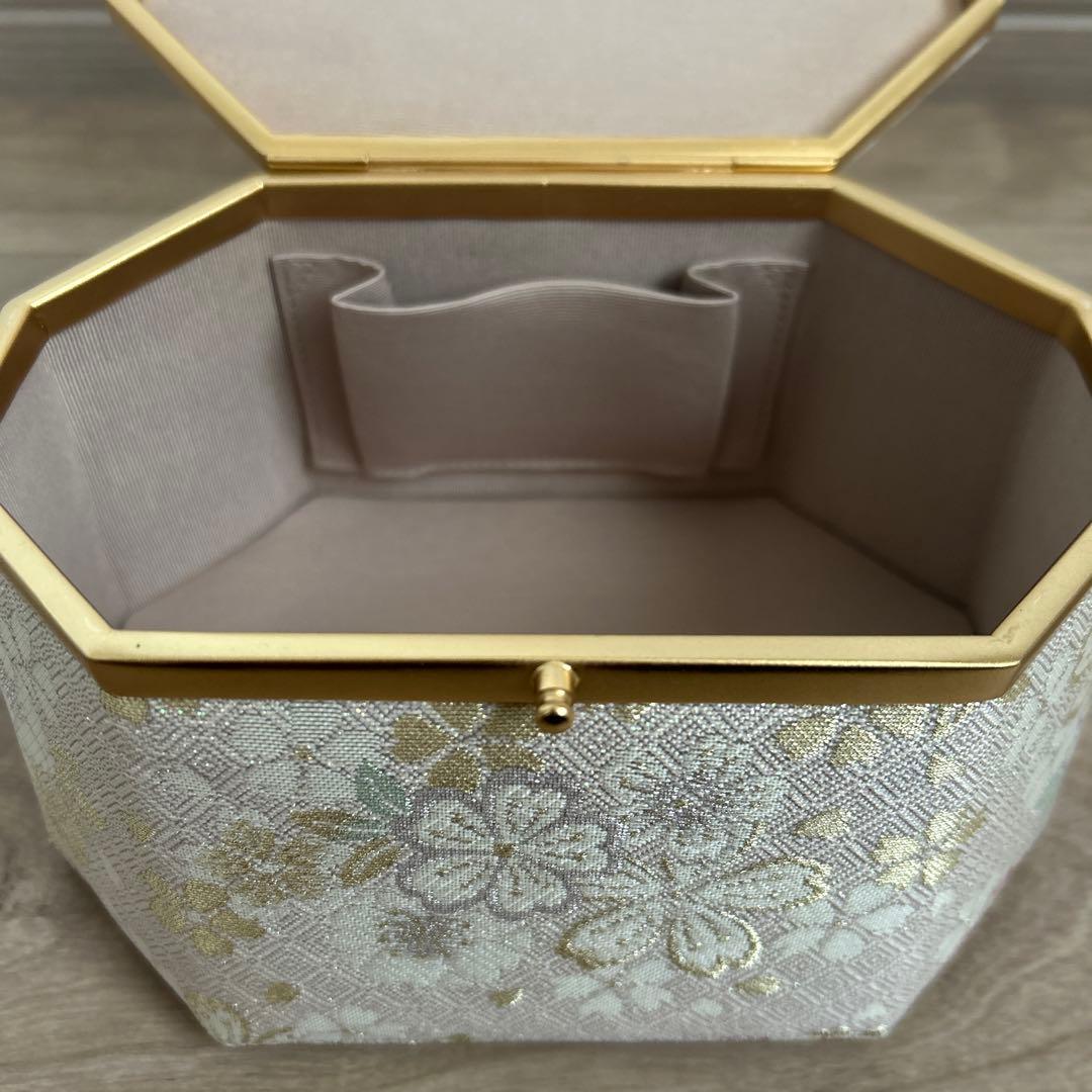 新品未使用品　【紗織】　八角形 和装用バッグ　桜柄　タグ付き