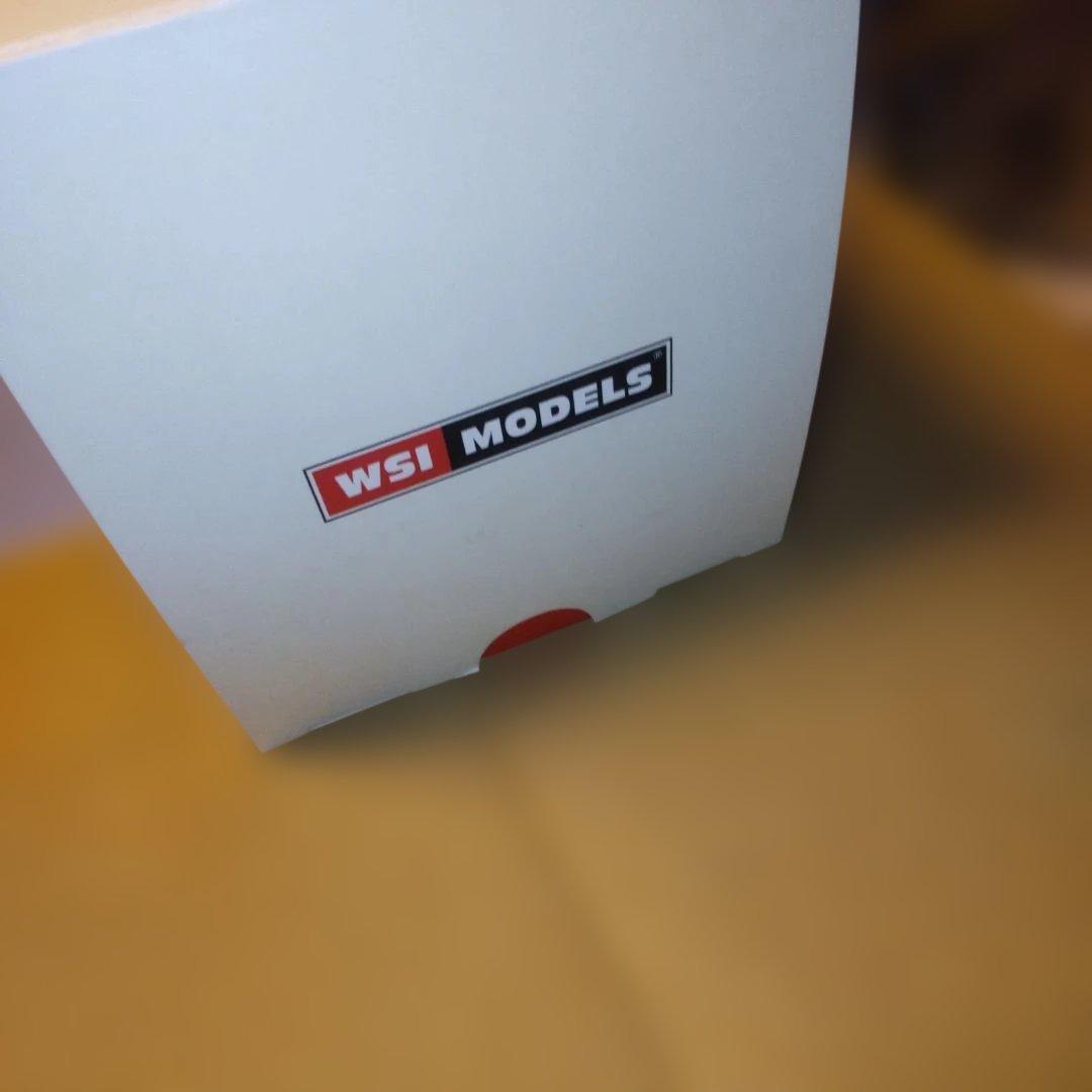 ミニカー WSI MODELS ISUZU GIGA SHORT CAB 4x2