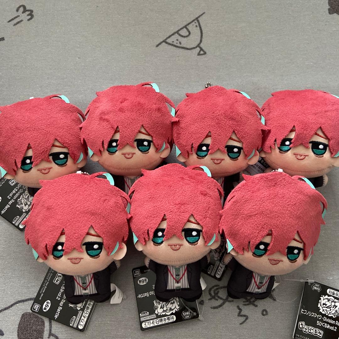 ウルトラマン怪獣とウルトラ警備隊指輪人形80体まとめ売り