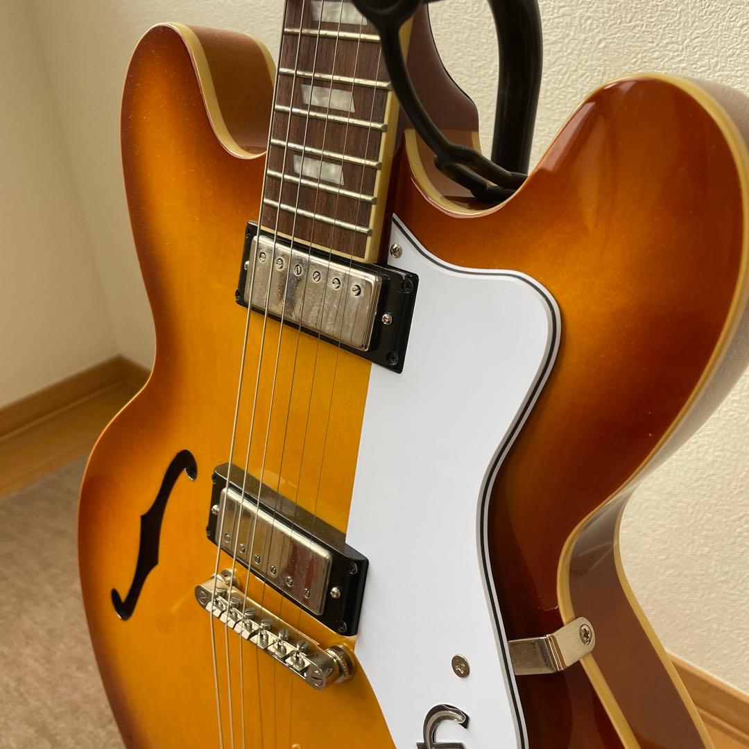 Epiphone リビエラ