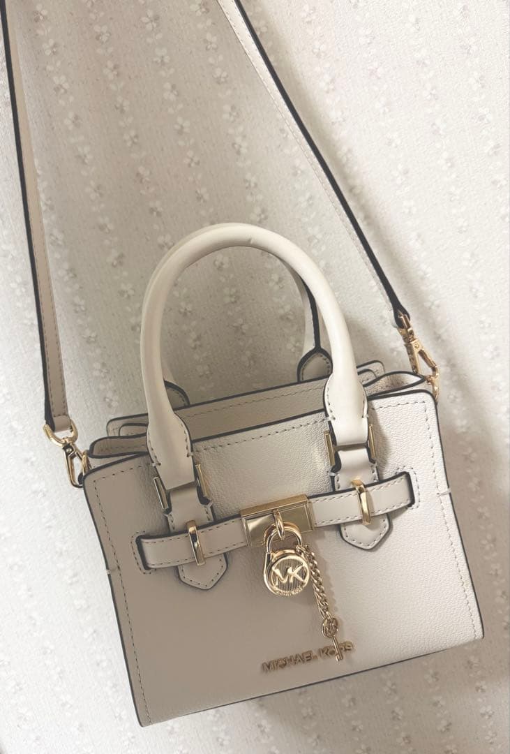 【美品！】 MICHAEL KORS ミニショルダーバッグ.⋆