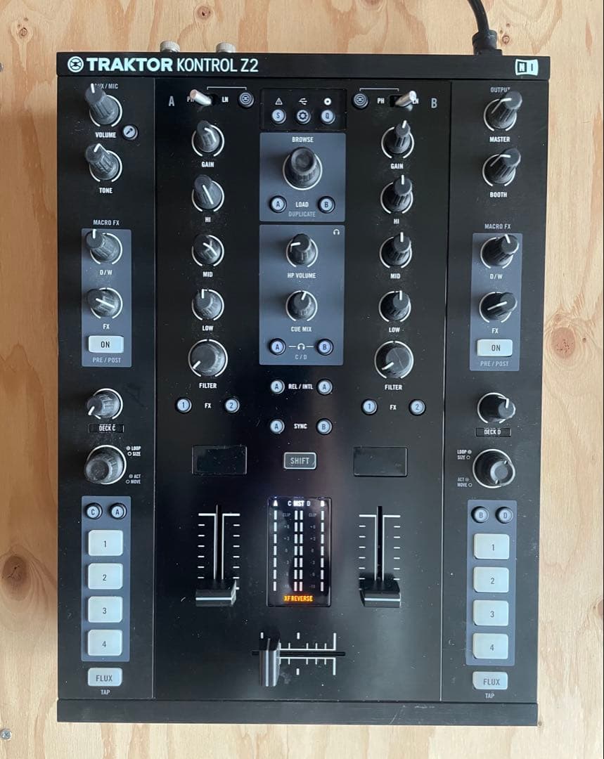 レアTRAKTOR KONTROL Z2 DJミキサー Native Instruments TRAKTOR KONTROL Z2 Mixer - Adorama