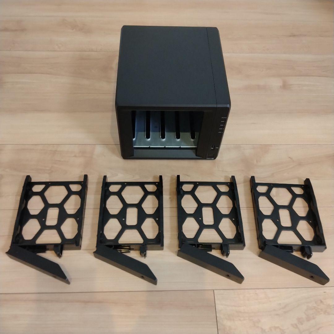 箱有り美品】Synology DS918+ NAS 4ベイ【初期化済】