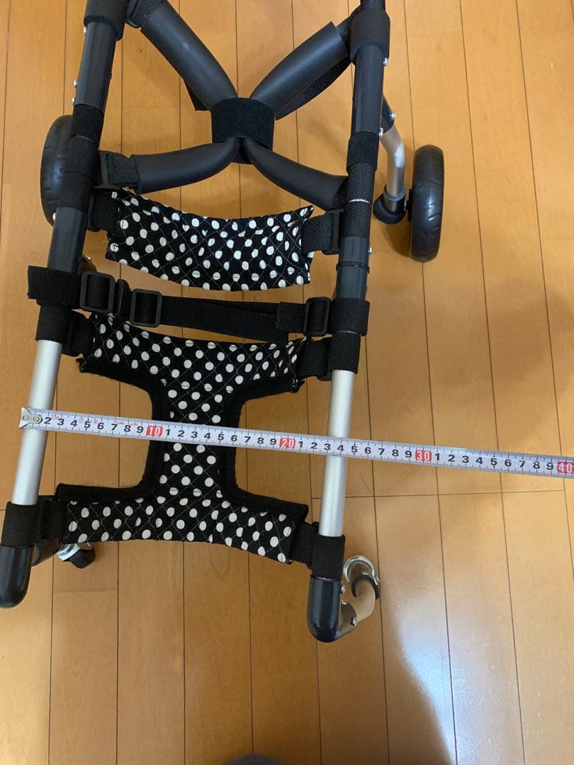 中型犬 4輪 犬用 車いす 歩行器 黒と白の水玉 手押し棒