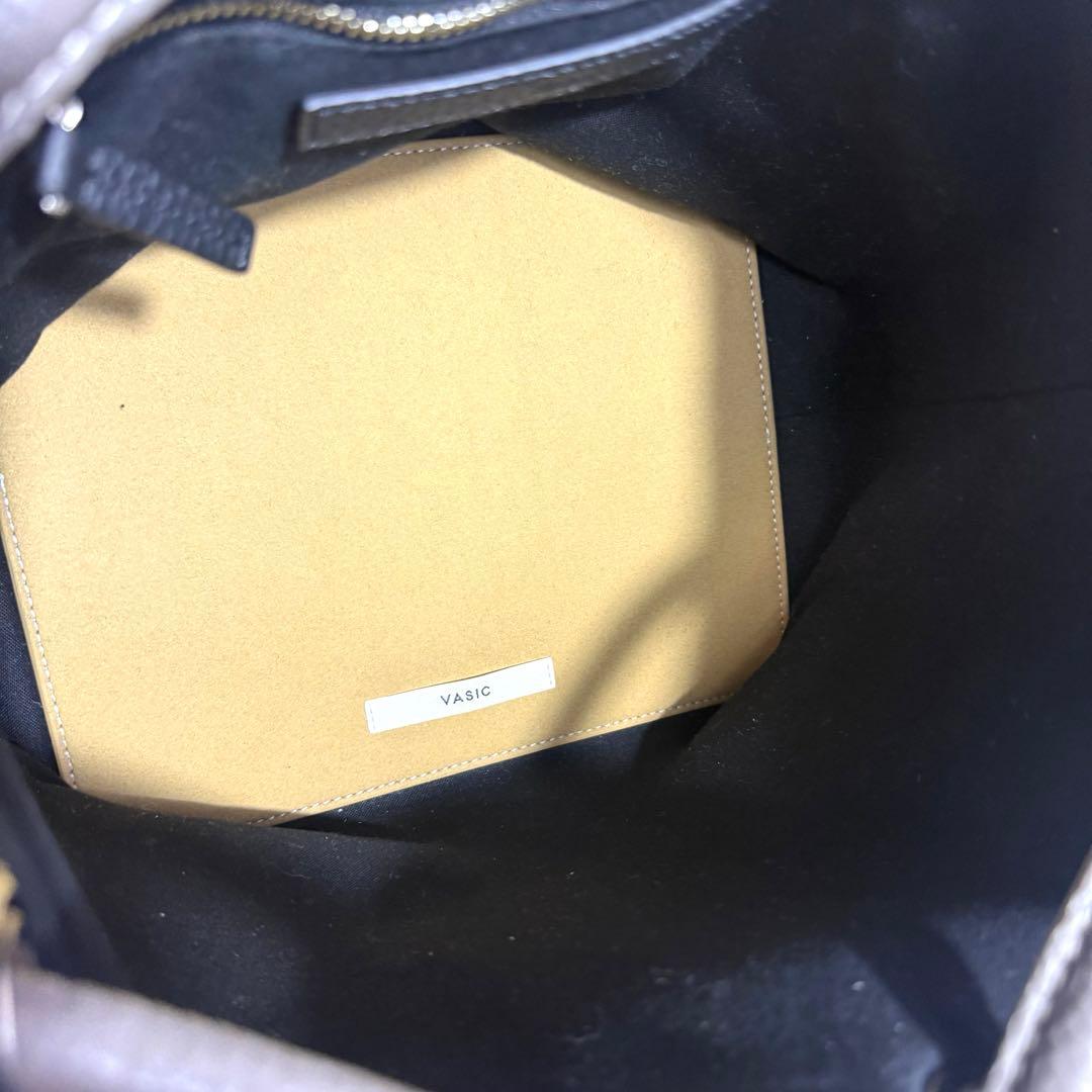 美品　ヴァジック ショルダーバッグ　ボンド グレー　レザー　ハンドバッグ