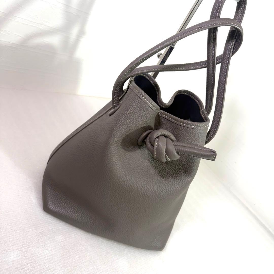 美品　ヴァジック ショルダーバッグ　ボンド グレー　レザー　ハンドバッグ