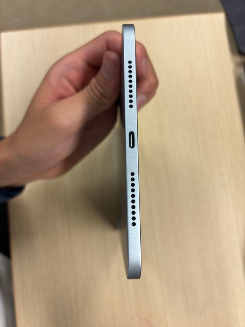 Apple iPad mini A17Pro ブルー 充放電22回