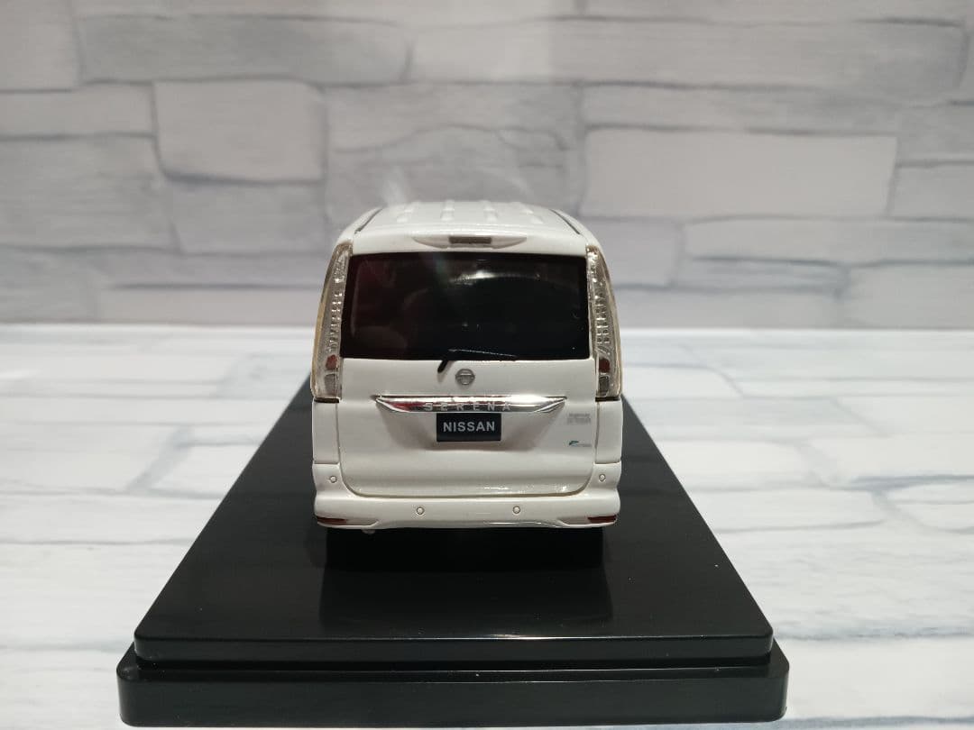 1/43 Wits　日産　セレナ　ハイウェイスター　ミニカー　ホワイト