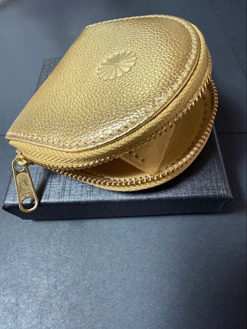 皇居 ケース 馬蹄型　ゴールド小銭入れ