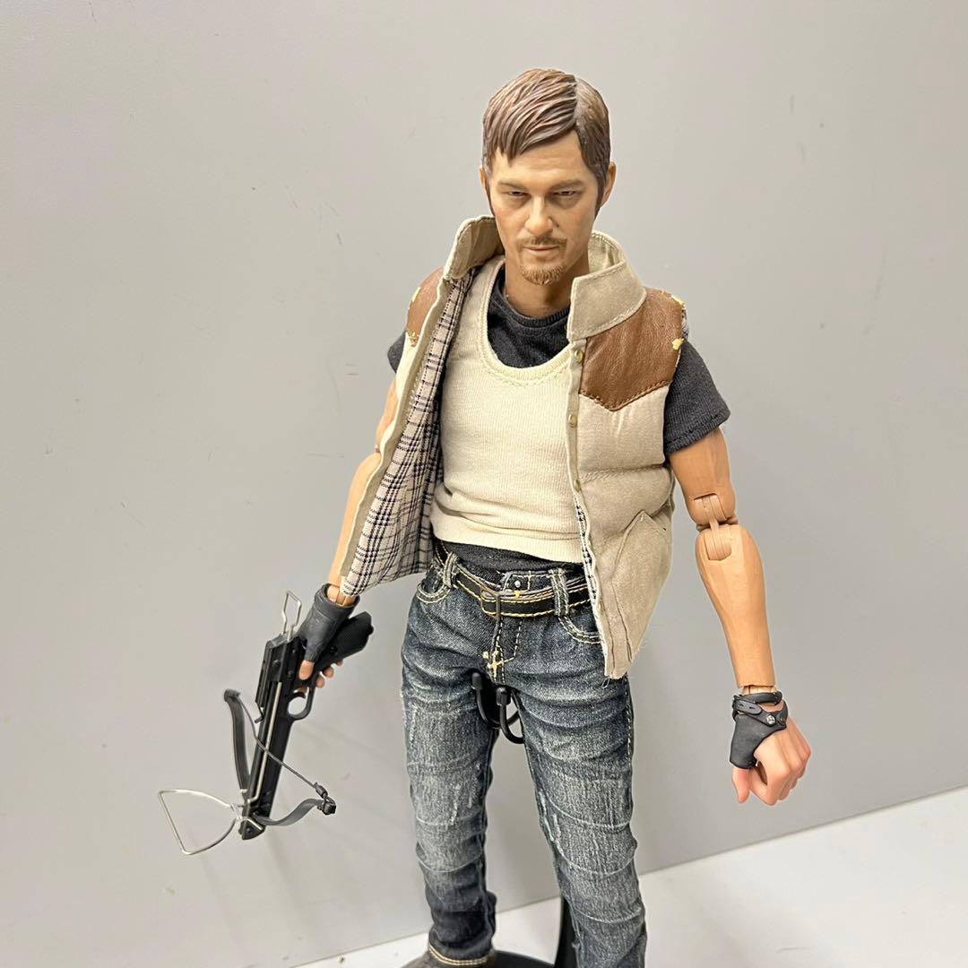 ウォーキングデッド　1/6 フィギュア ダリル