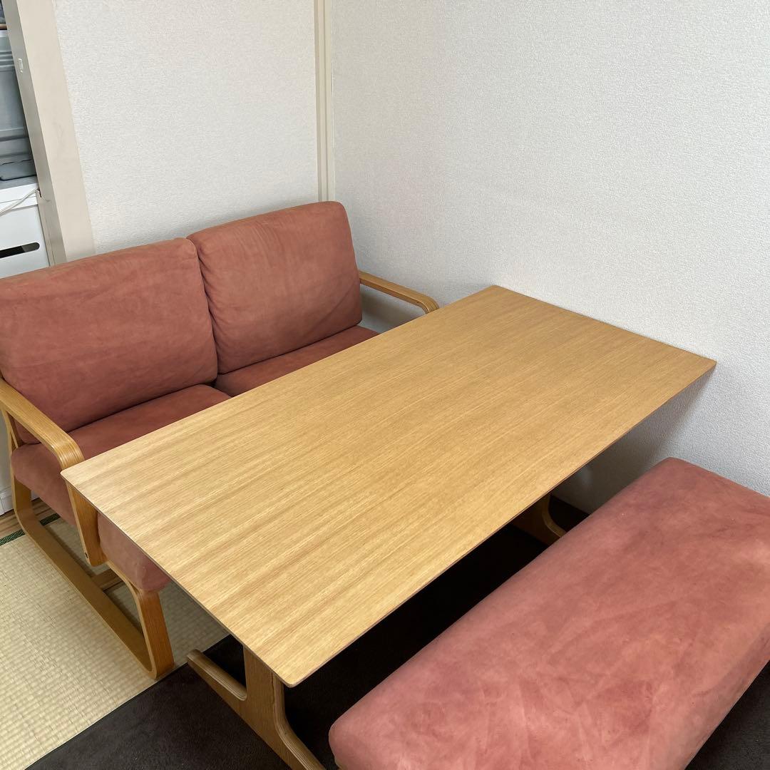 MUJI無印良品:リビングでもダイニングでも使えるテーブル