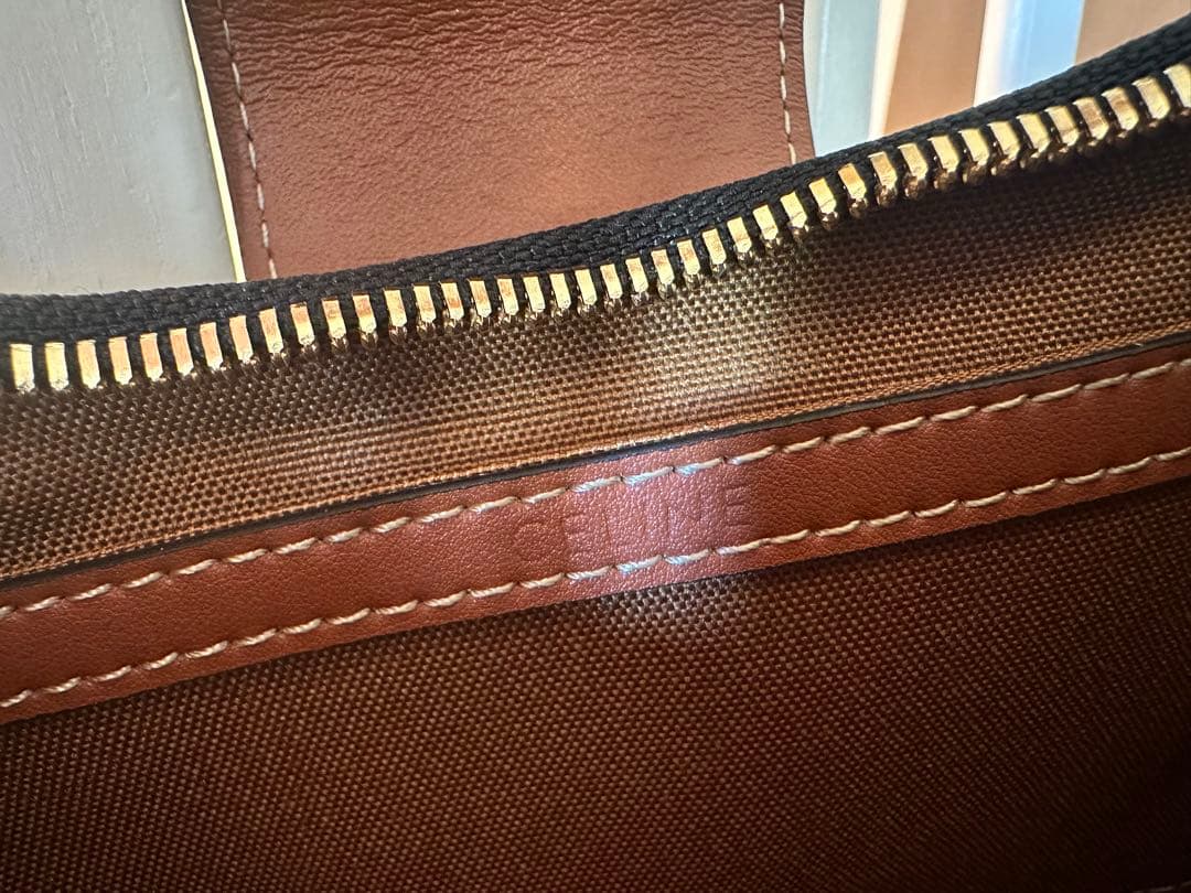 CELINE ゴールドの金具 ミディアム AVA（アヴァ） トリオンフバッグ