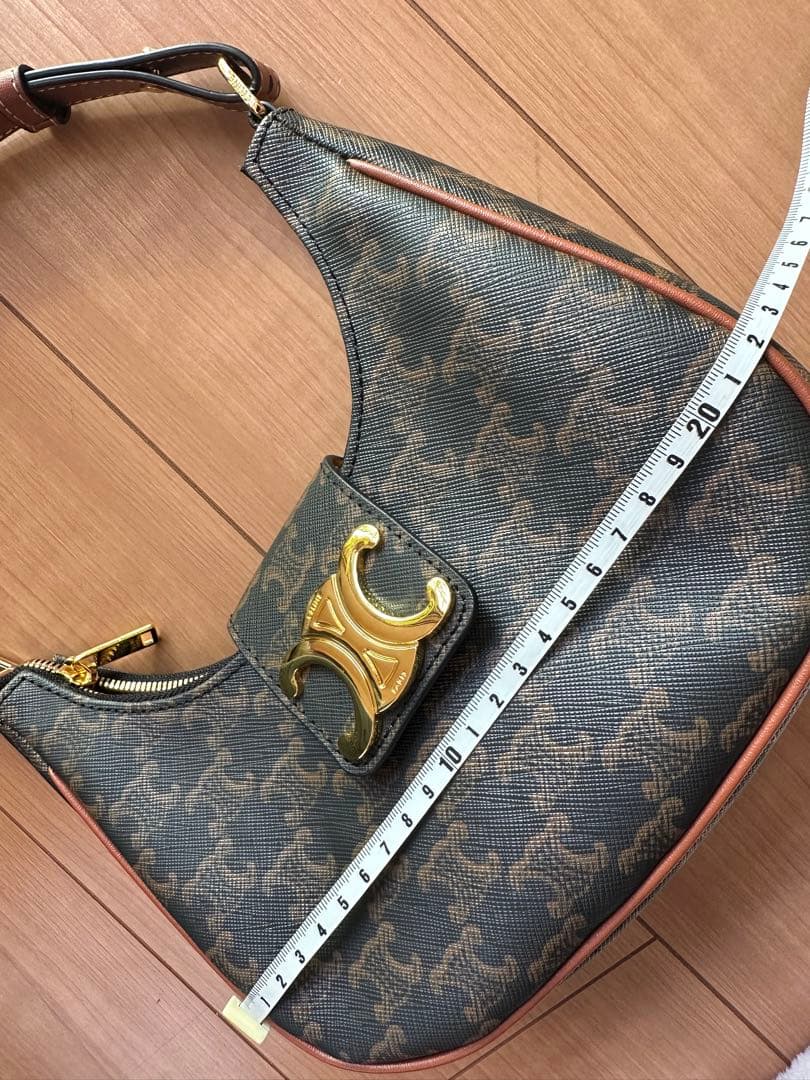 CELINE ゴールドの金具 ミディアム AVA（アヴァ） トリオンフバッグ