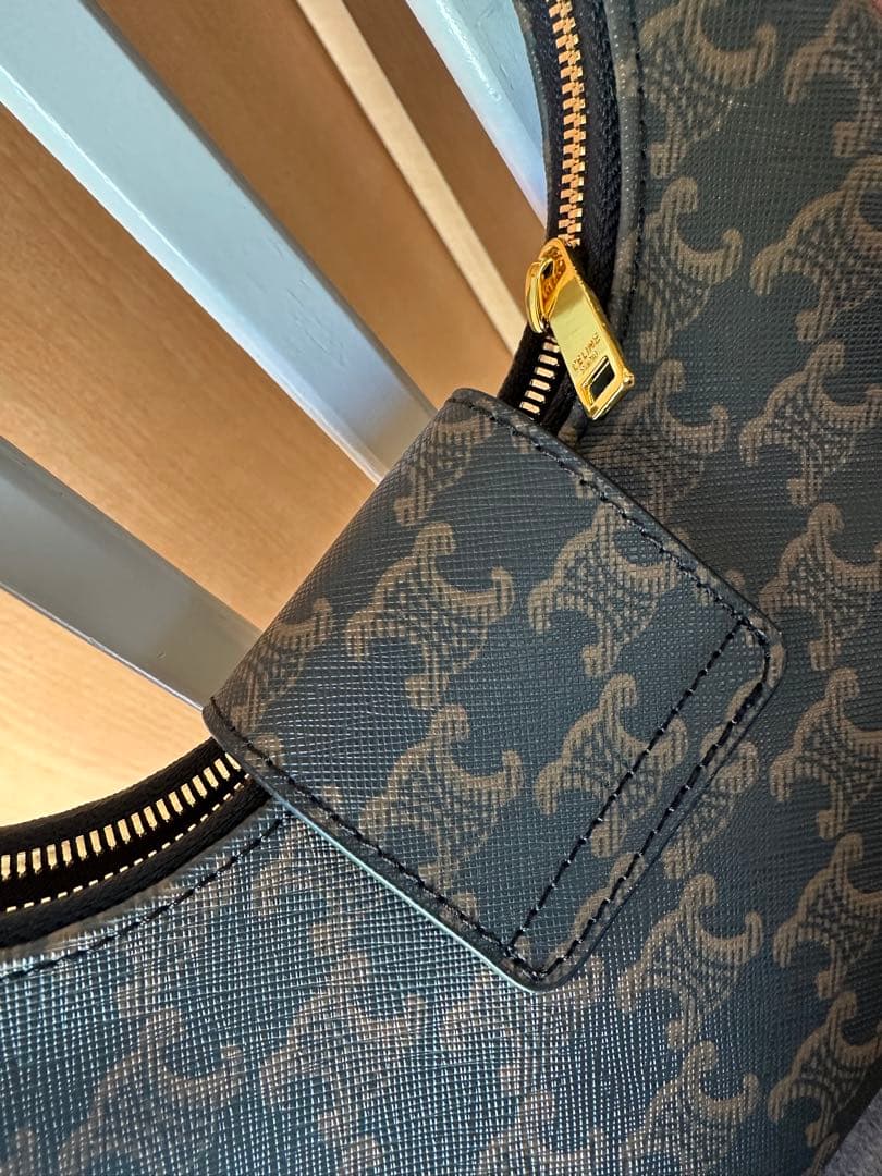 CELINE ゴールドの金具 ミディアム AVA（アヴァ） トリオンフバッグ