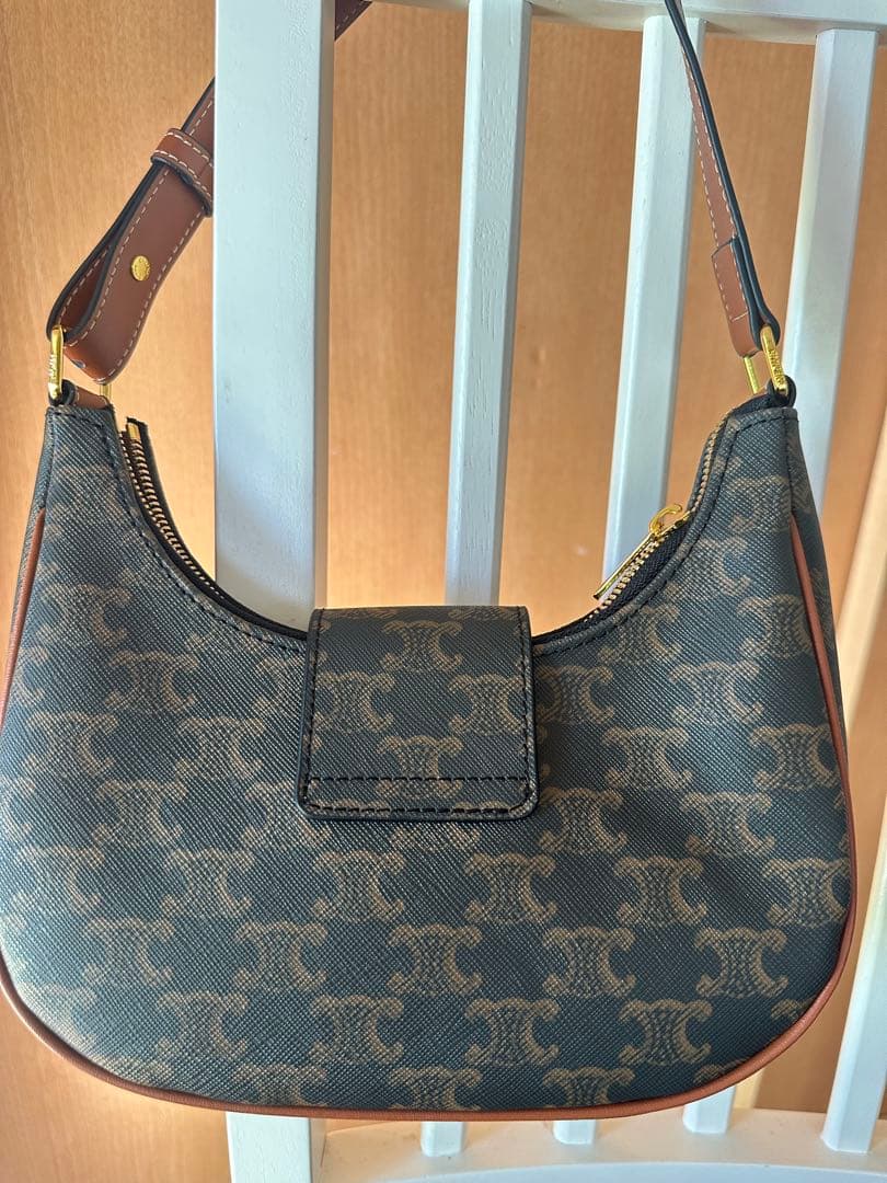 CELINE ゴールドの金具 ミディアム AVA（アヴァ） トリオンフバッグ