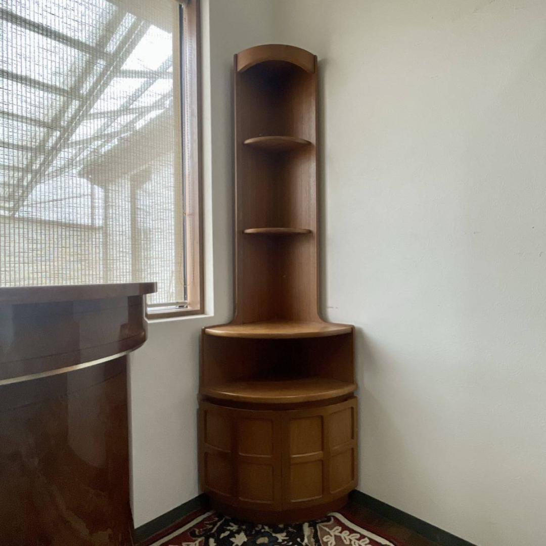 r1008 イギリスビンテージ ユニークな形が個性的なコーナー