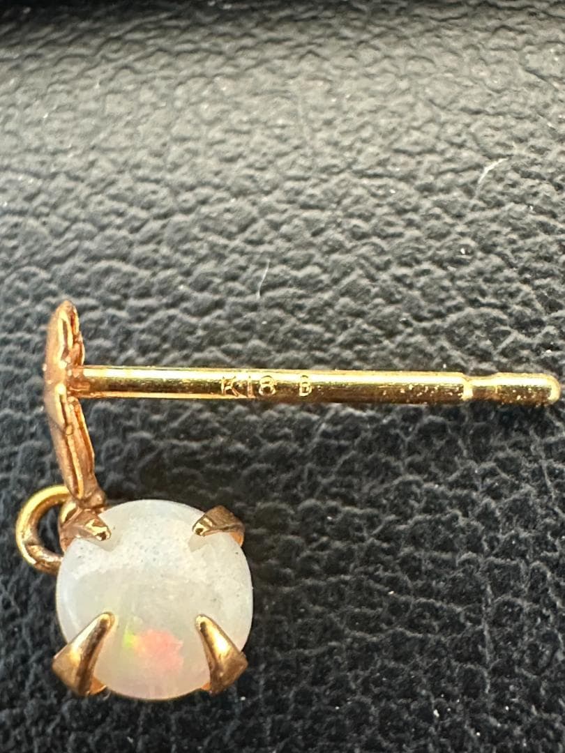 【未使用】K18 オパール 十字架 ピアス 0.4g