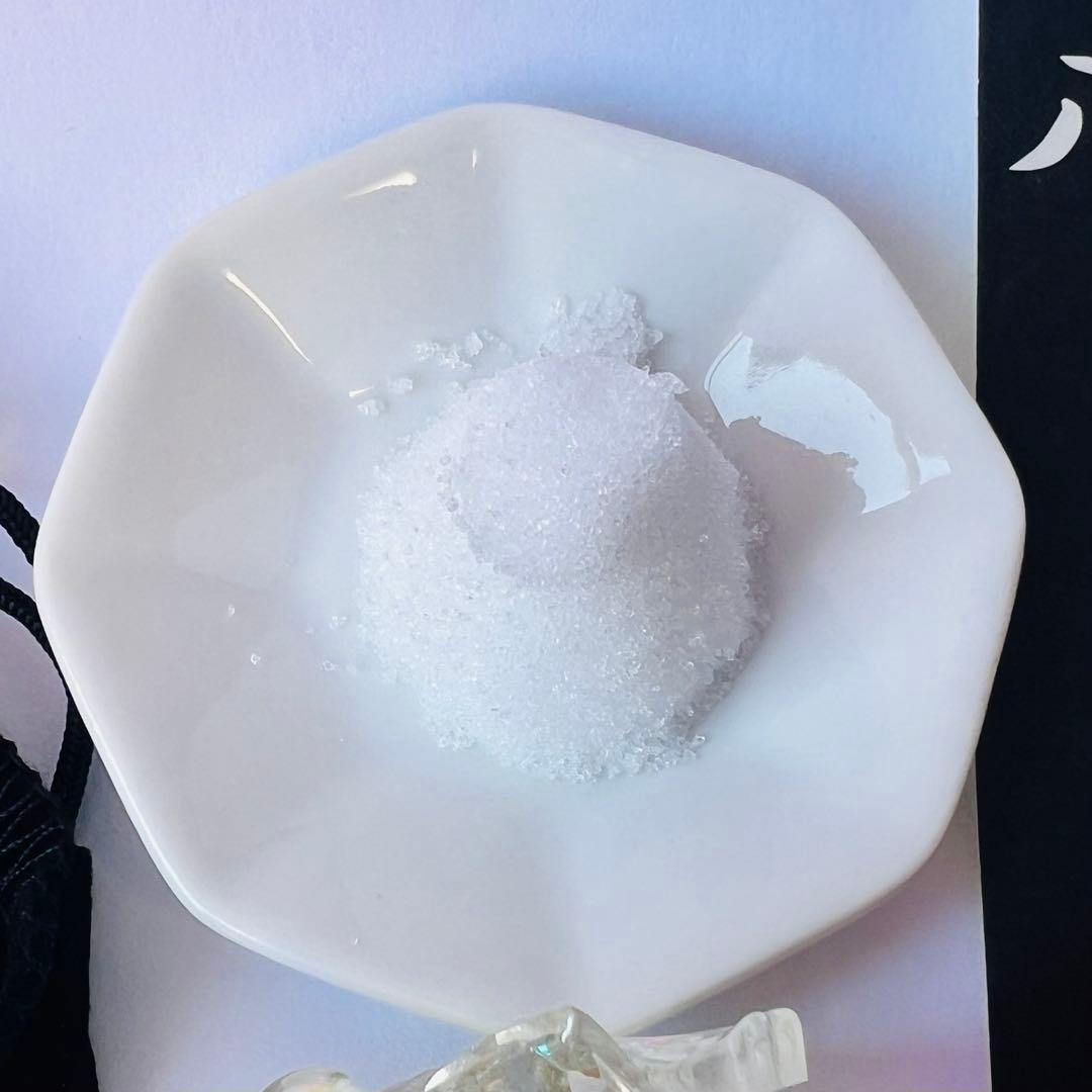 非売品】斎藤一人 波動入り天然水晶＋千社札｜龍神結界塩付き - メルカリ