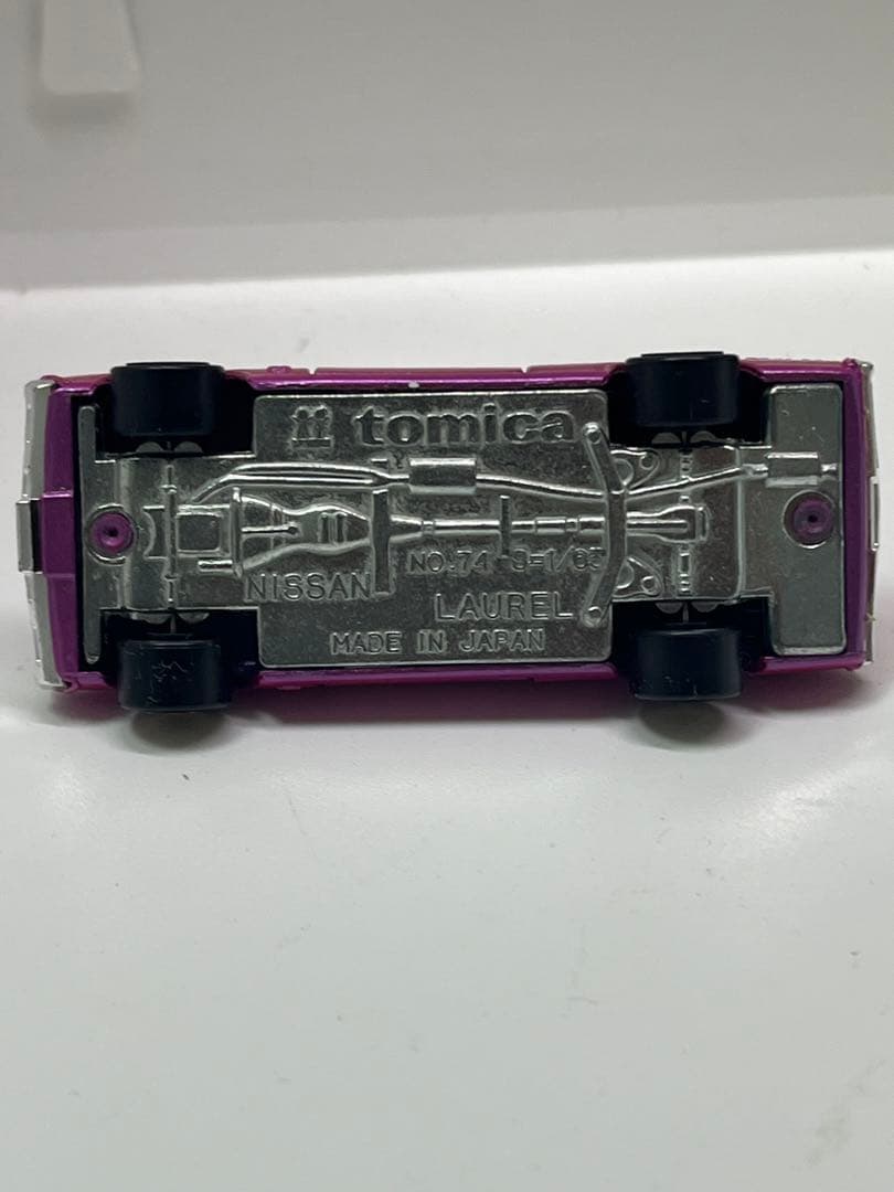 トミカ 黒箱 74 -1-9 ニッサン ローレル 2000sgx 喝徒飛競走車