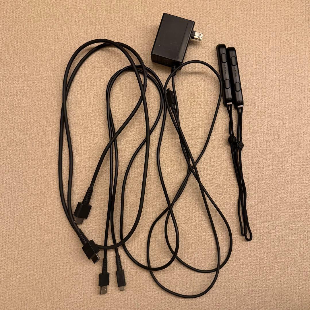 Nintendo Switch 本体と付属品 コントローラー2個 箱無し