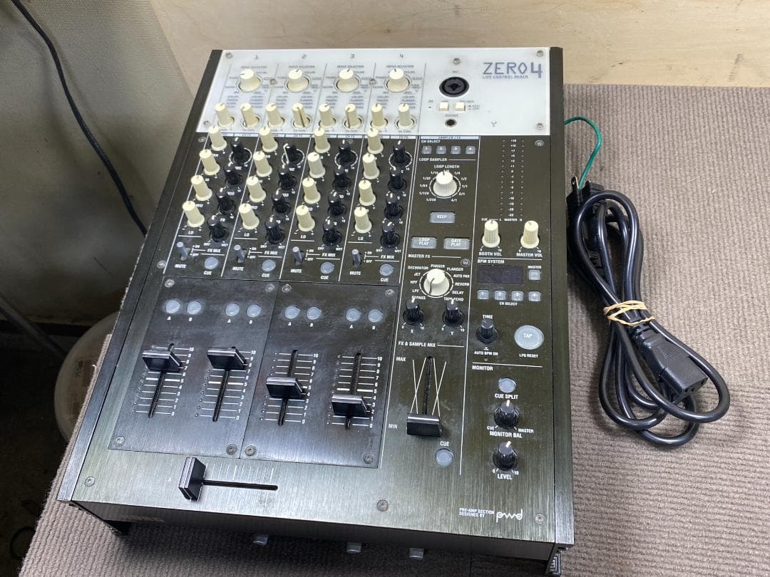 KORG ZERO4 DJミキサー