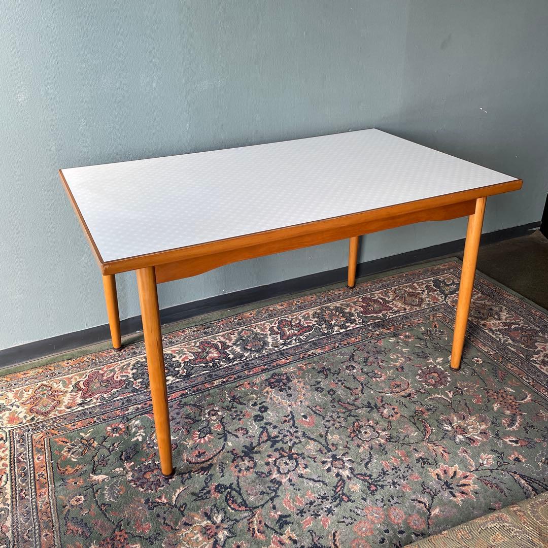 昭和レトロ　ミッドセンチュリー　北欧ヴィンテージ風　ダイニングテーブル
