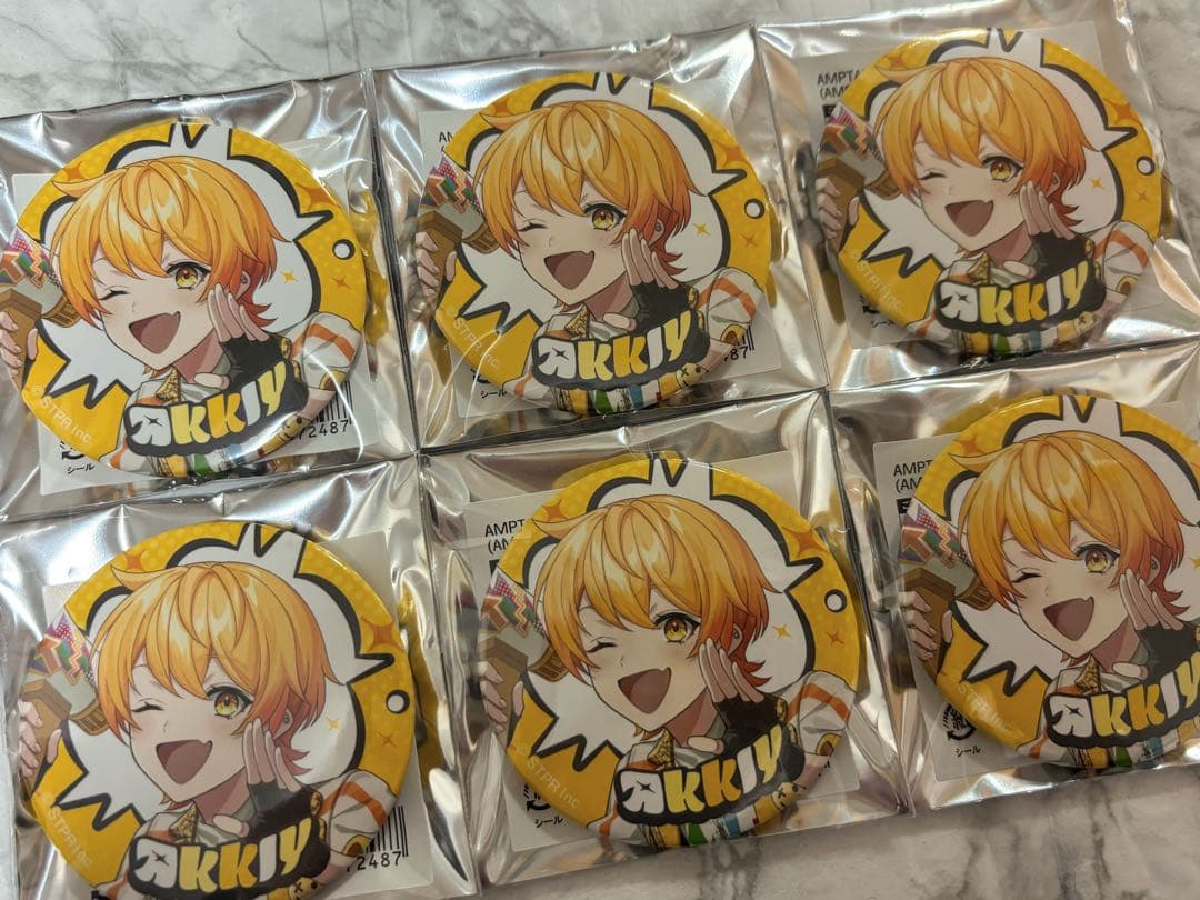 あっきぃくん レインボーロード中77% 等身缶バッジ - メルカリ