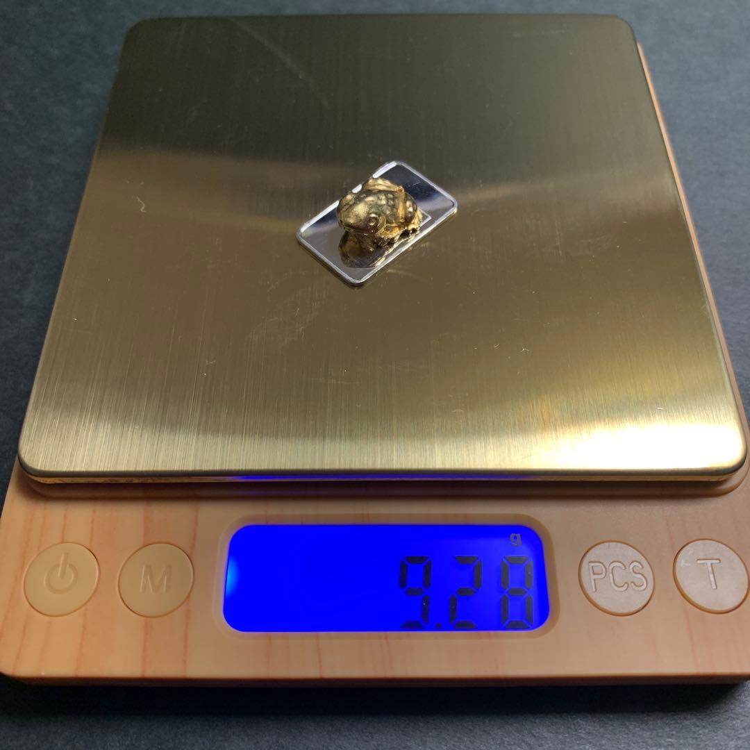 金の蛙 （台座付き） Pt99.95 刻印 使用 9g ② 【工芸品】