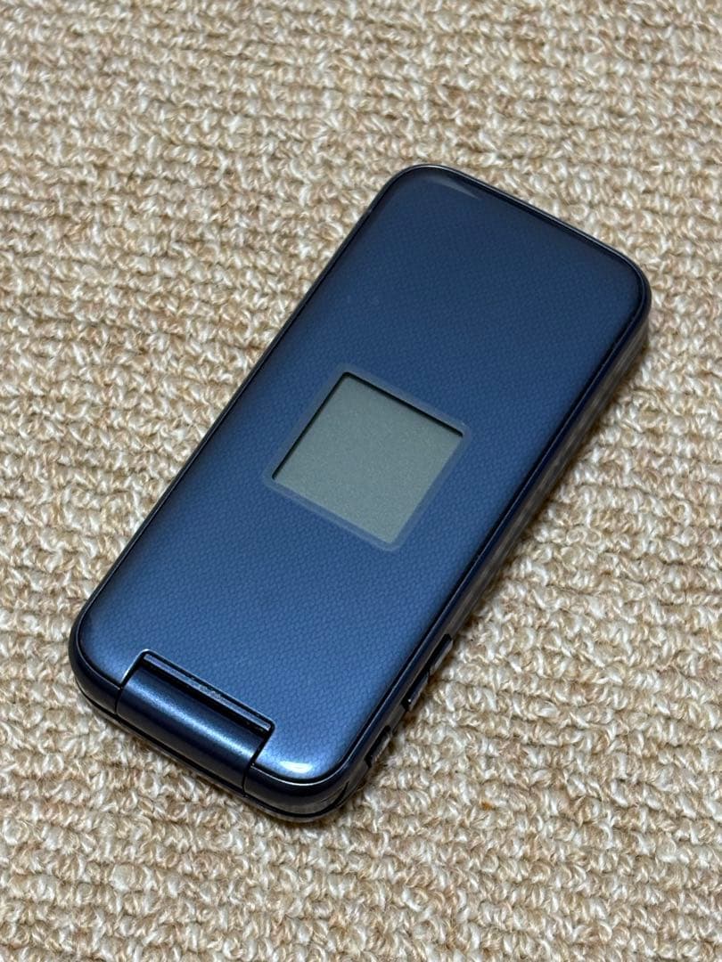 Docomo らくらくホン F-01M（ネイビー）充電スタンド付き