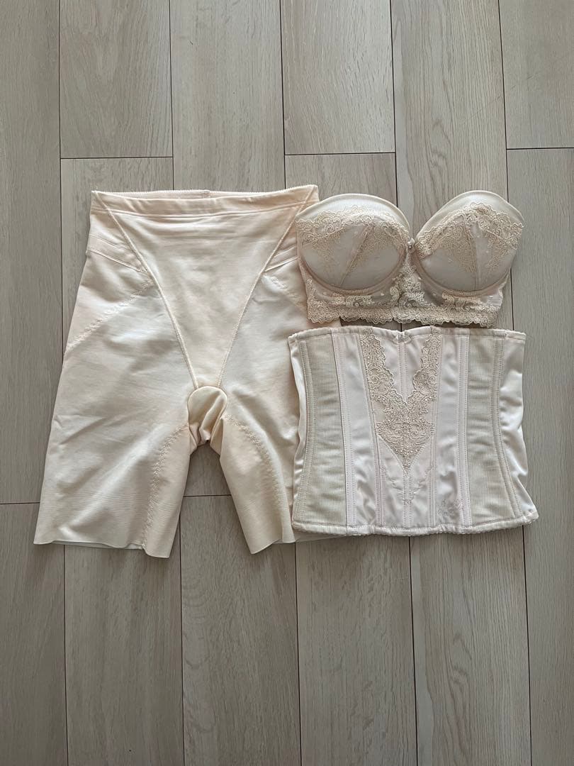 【るん】ブラ・ガードル　ブライダルインナー フォーシスアンドカンパニー