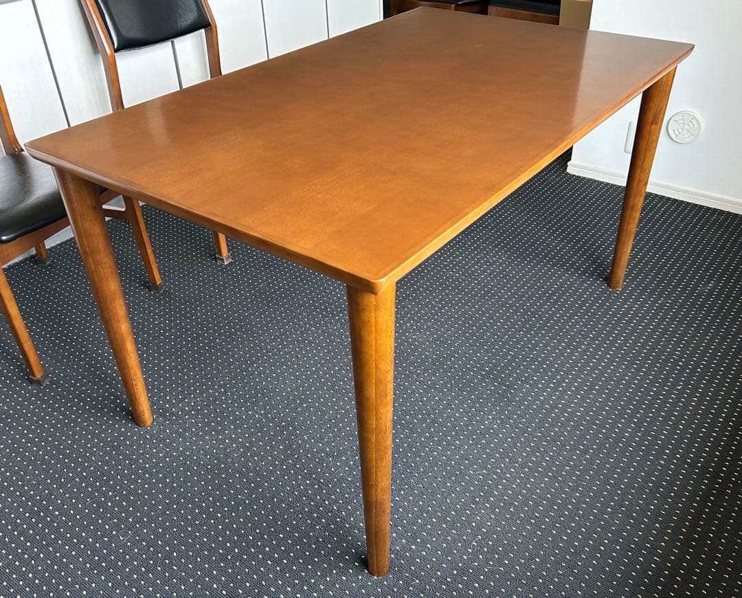 カリモク60+ ダイニングテーブルW1300mm 送料込　カリモクロクマル