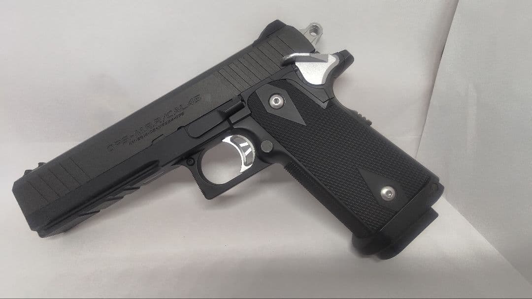 東京マルイ Hi-Capa-E 中古　リポバッテリー、予備マガジン2本付