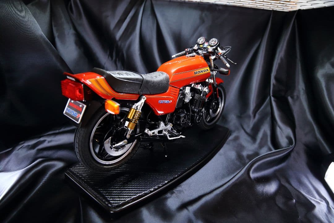 タミヤ1/6 HONDA CB750Fバリバリ伝説巨摩郡仕様 プラモデル完成品