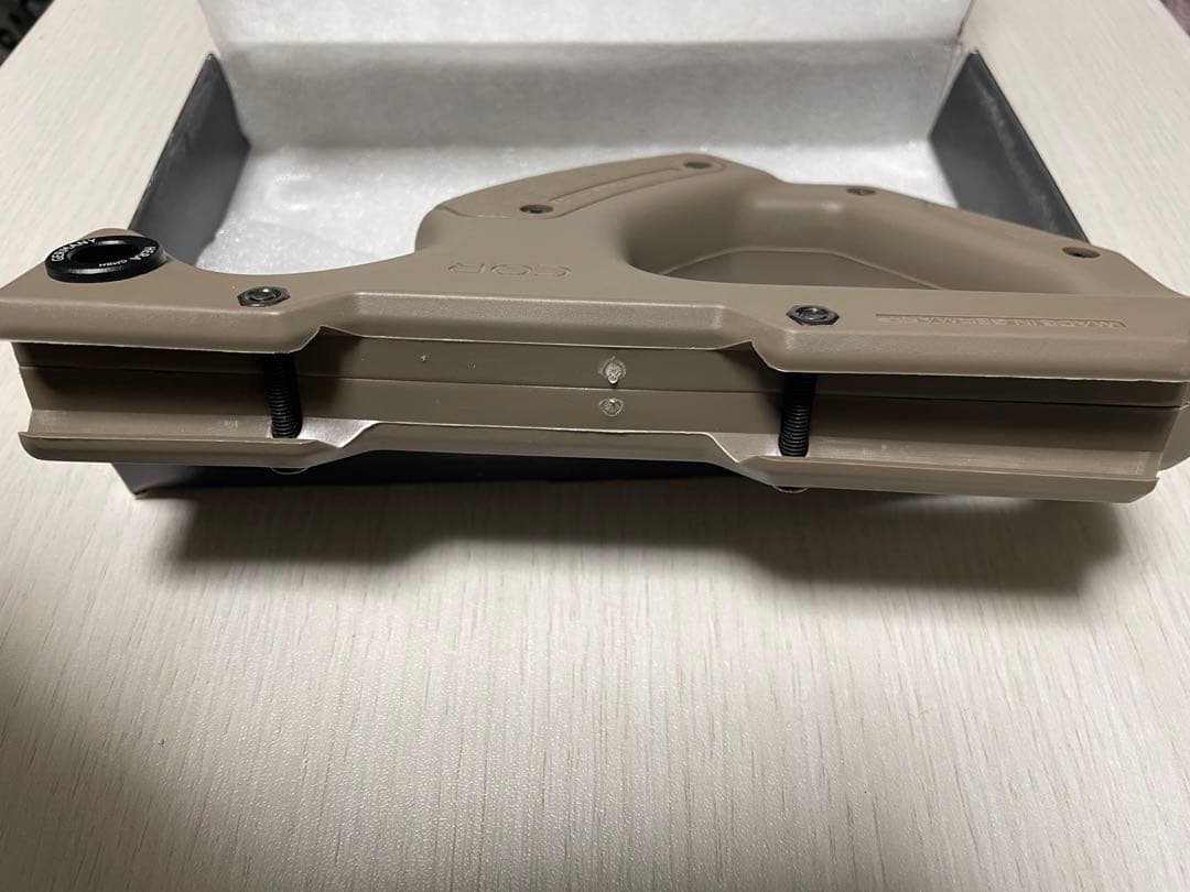 【実物】新品 未使用 HERA ARMS CQRフロントグリップ タンカラー