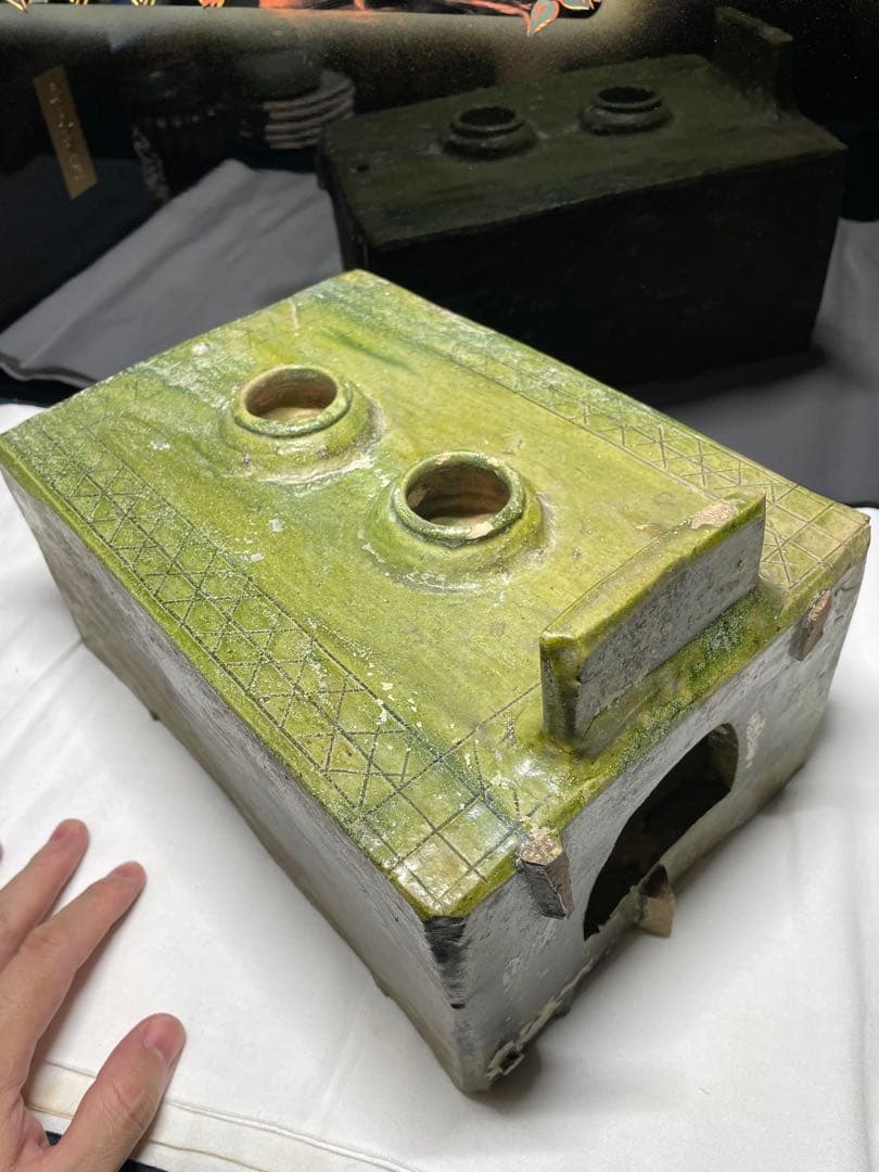 漢緑釉。灶台。漢時代。陶器。古美術。骨董品。舊家蔵出し。稀少品。 漢緑釉。灶台。漢時代。陶器。古美術。骨董品。舊家蔵出し。稀少