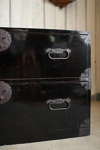 綺麗な丸金具庄内箪笥 2段 タンス 収納 古家具 古民家 時代家具