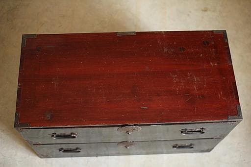 綺麗な丸金具庄内箪笥 2段 タンス 収納 古家具 古民家 時代家具