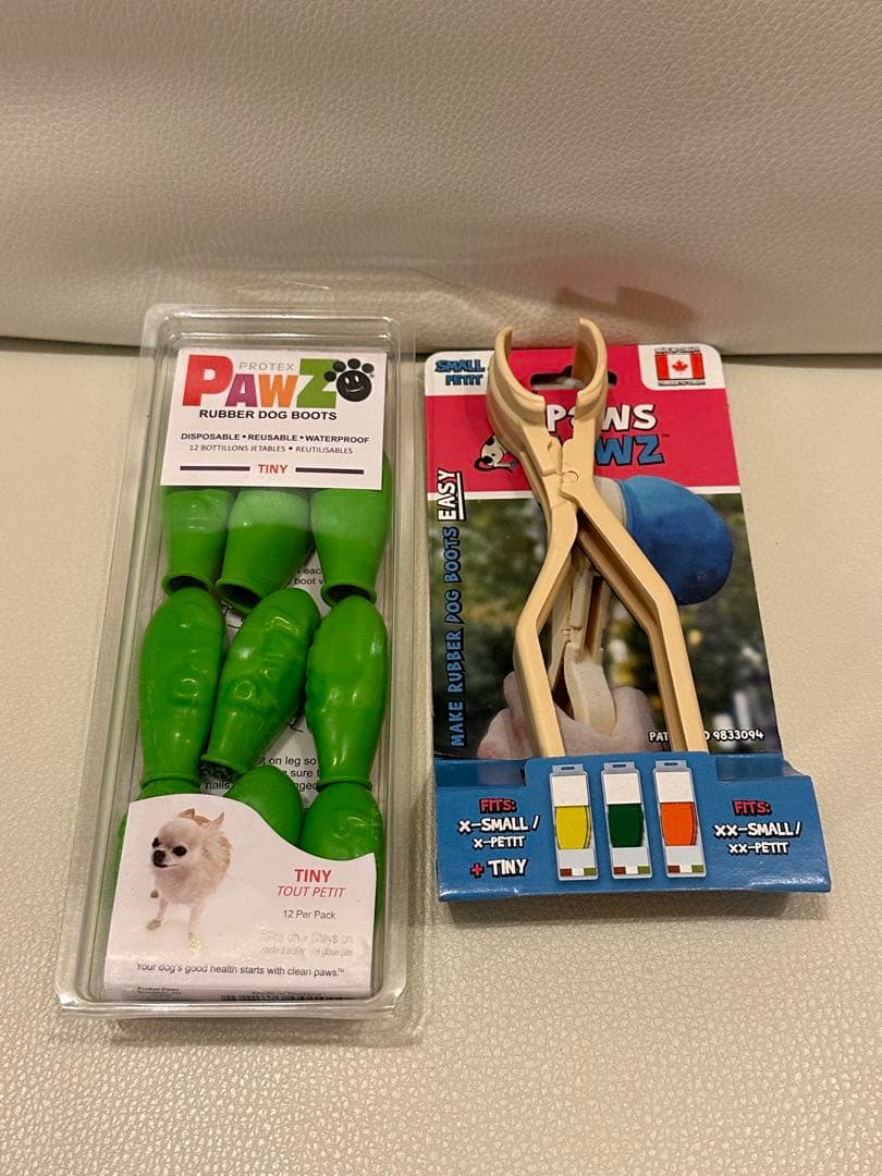 おトイレしているスタンダードプードル（舌ペロ）ワイヤーアート トイ