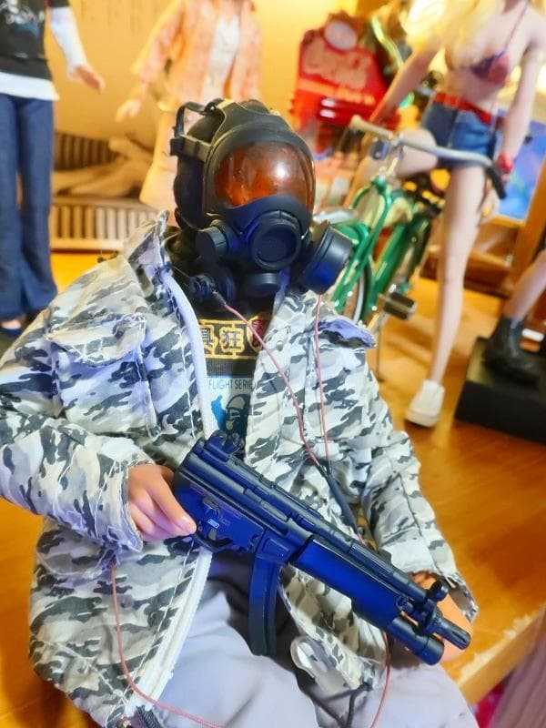 1/6 SF 大気汚染された近未来の都会を警らする男 フィギュア