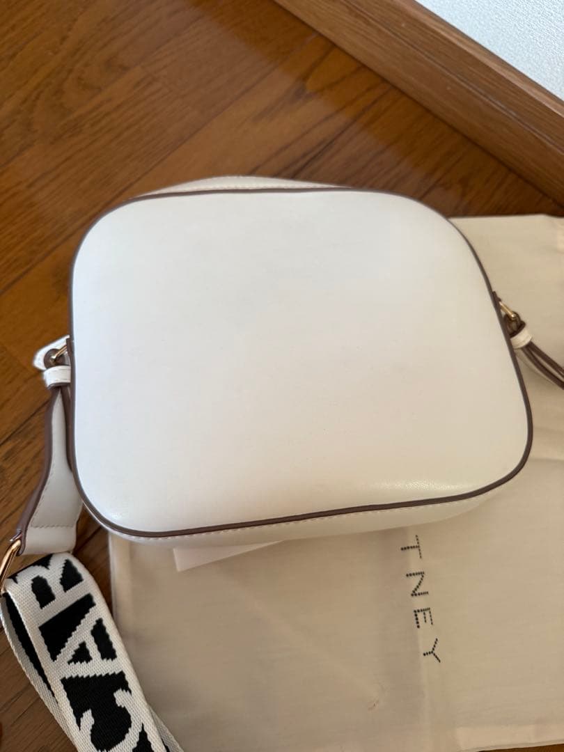 STELLA McCARTNEY ホワイトショルダーバッグ