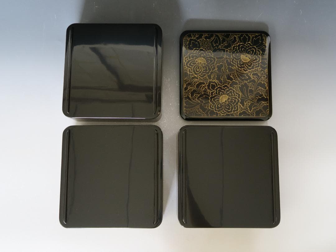 【輪島塗】沈金牡丹彫 三段重箱 六五重 内朱塗 天然木 共箱