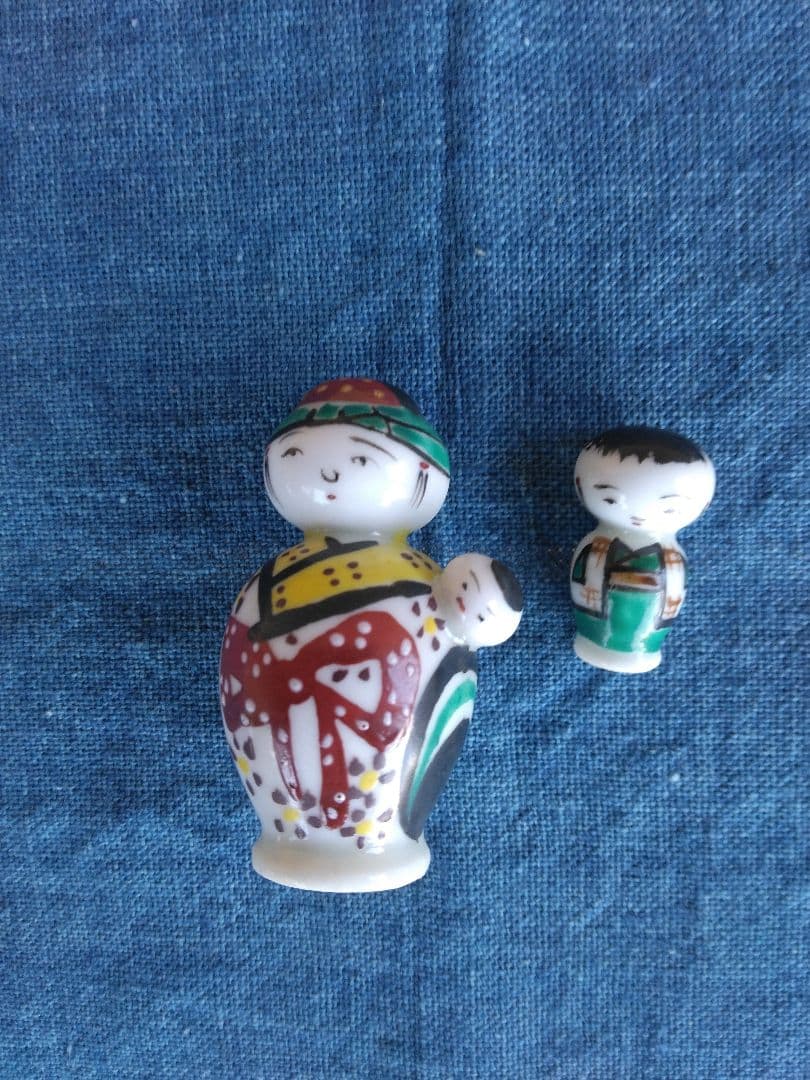 小さい磁器人形こけし10個まとめて。 美術品・アンティーク・コレクション