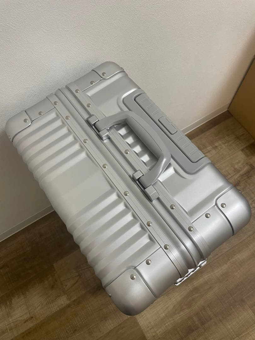 メルセデスベンツ 非売品アルミスーツケース 65L TSAロック搭載