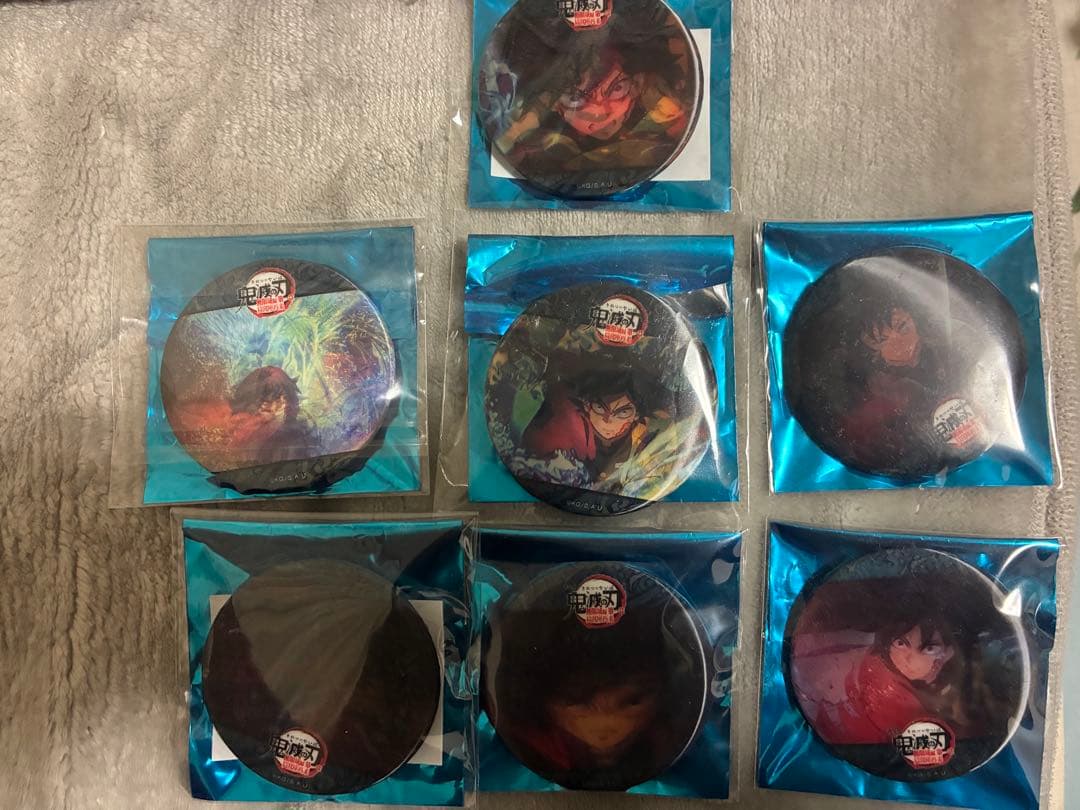 鬼滅の刃ufotable cafe 水の呼吸アニメーション缶バッジ冨岡義勇コンプ compass1755757405.jpg